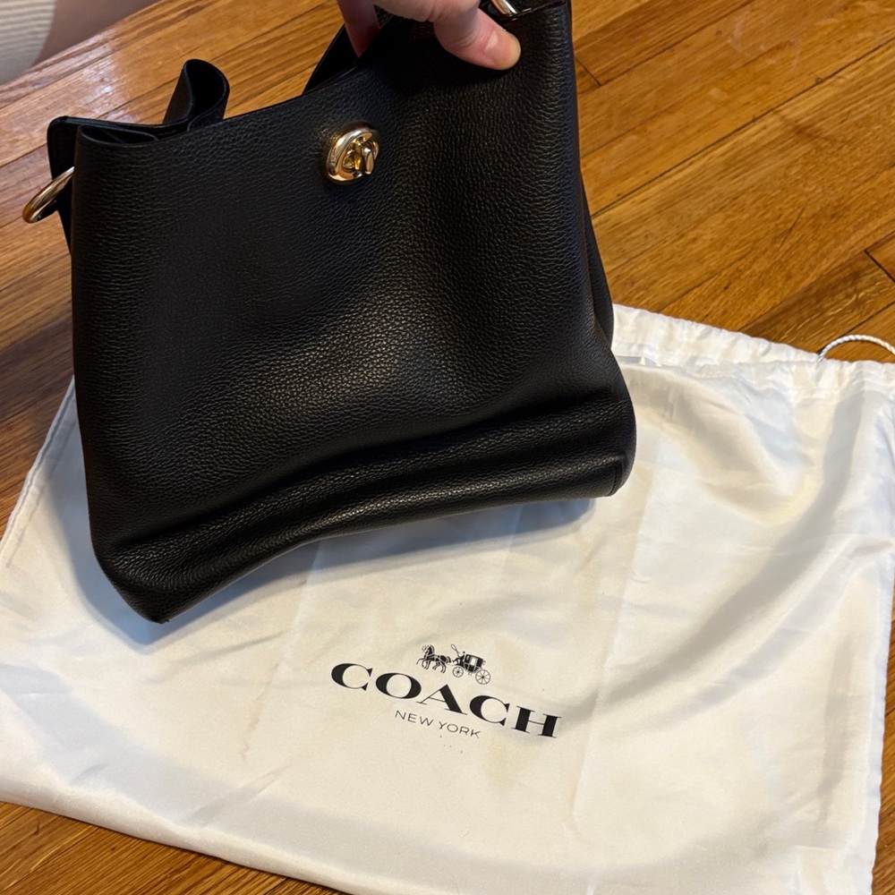 Coach Elegant Black Pebbled Leather Shoulder Bag